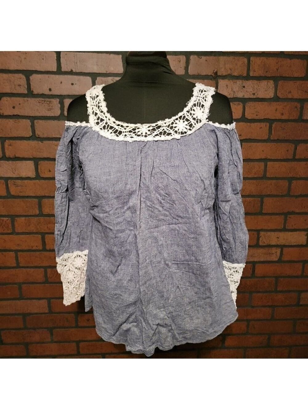 Altar'd State lace cold shoulder chambray shirt - Size LG